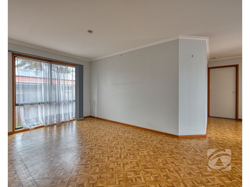 9 Waverley Park Drive, Cranbourne North VIC 3977