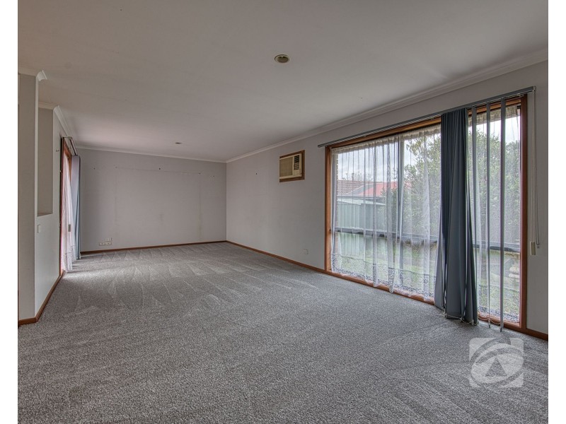 9 Waverley Park Drive, Cranbourne North VIC 3977