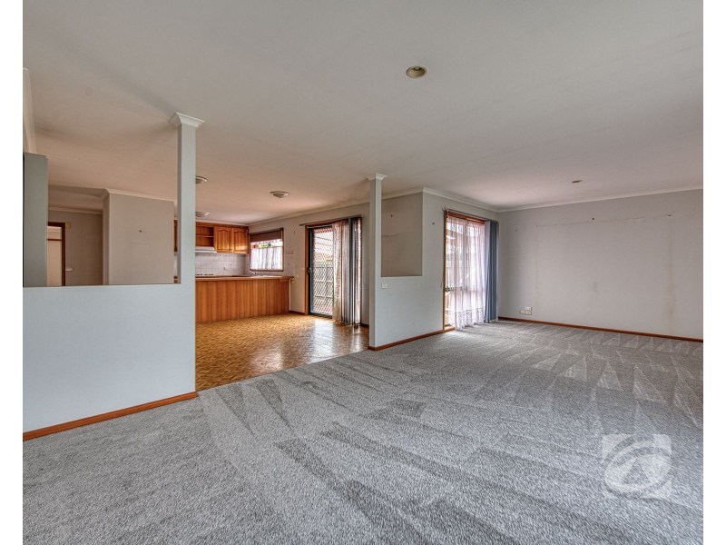 9 Waverley Park Drive, Cranbourne North VIC 3977