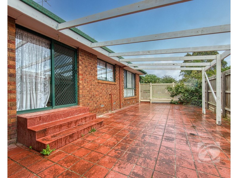 9 Waverley Park Drive, Cranbourne North VIC 3977