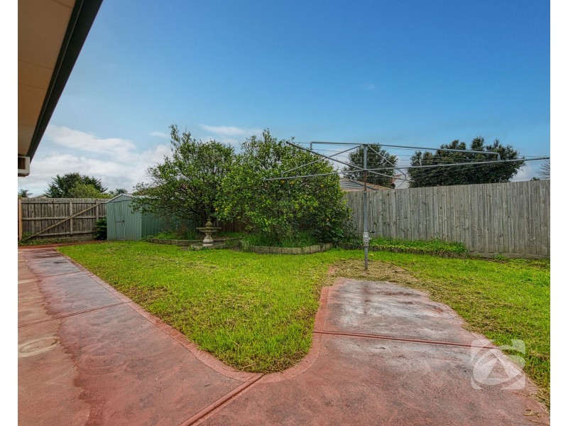 9 Waverley Park Drive, Cranbourne North VIC 3977