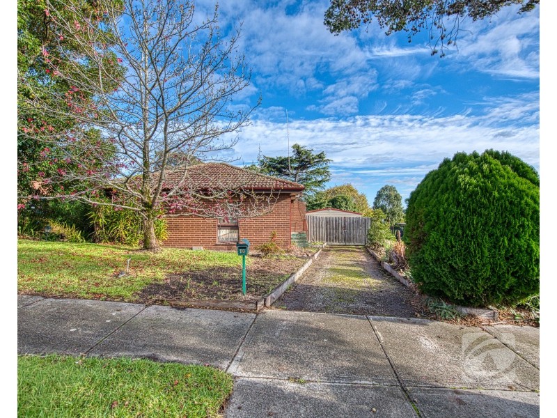 18 Oban Close, Endeavour Hills VIC 3802