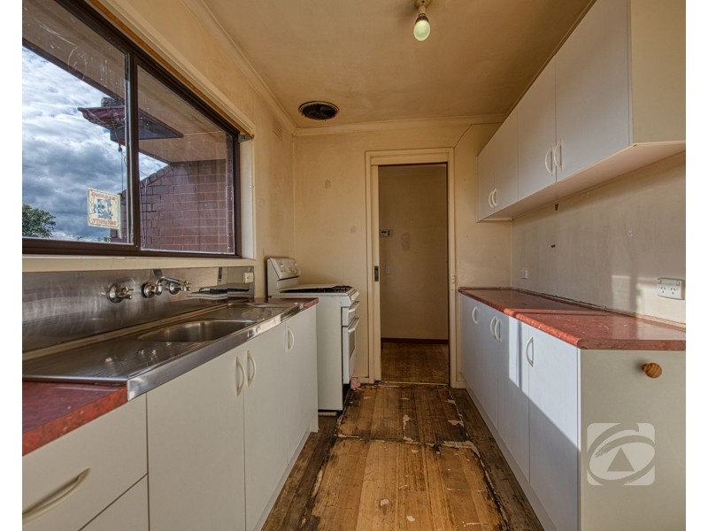 18 Oban Close, Endeavour Hills VIC 3802
