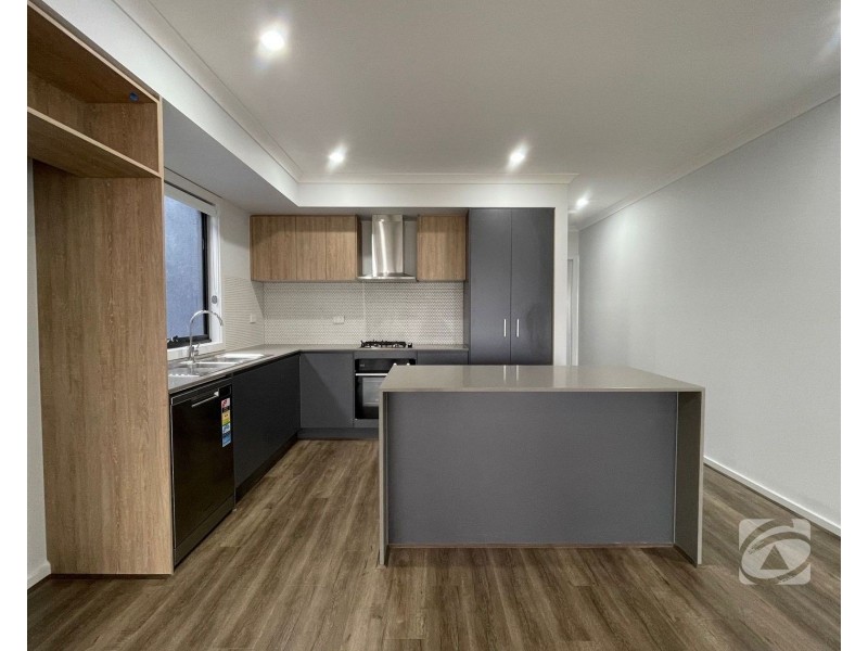 15 Guell Lane, Clyde North VIC 3978