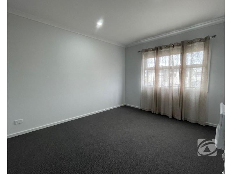 15 Guell Lane, Clyde North VIC 3978