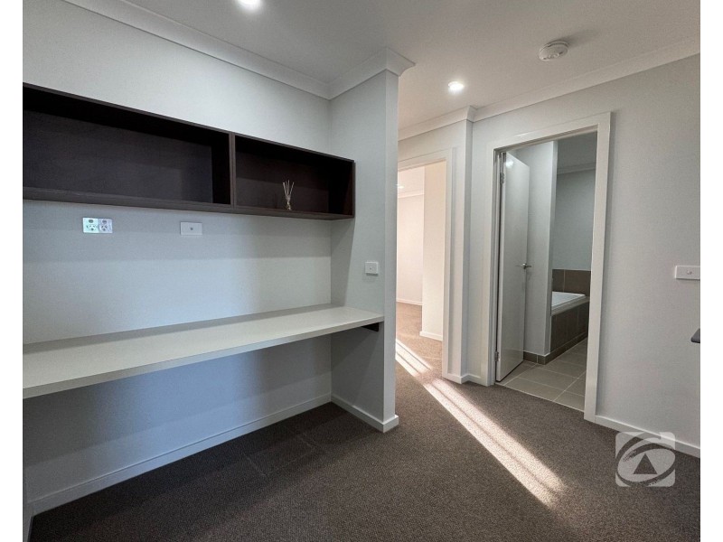 5 Greenhouse Grange, Officer VIC 3809