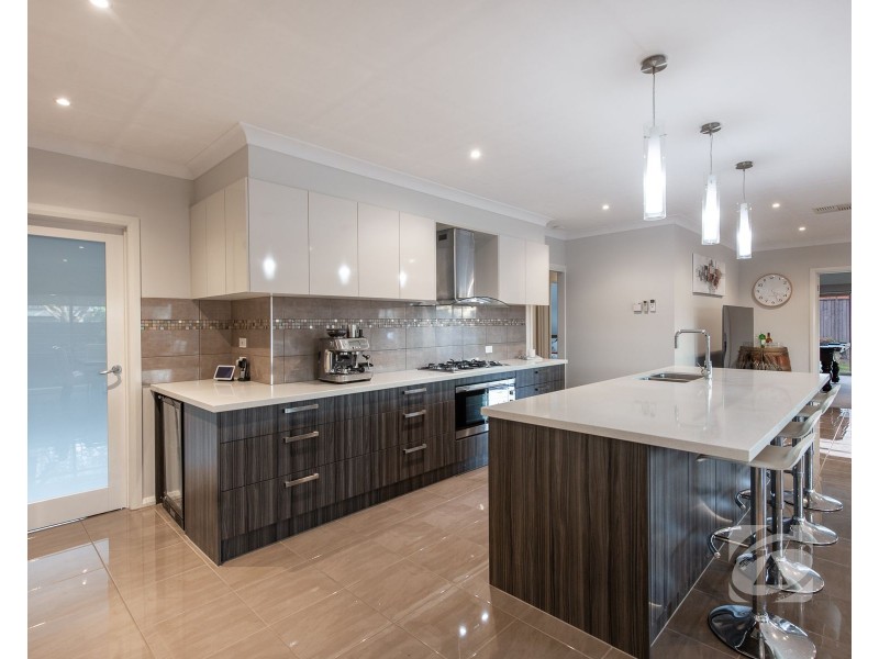 1 Champagne Grove, Narre Warren South VIC 3805
