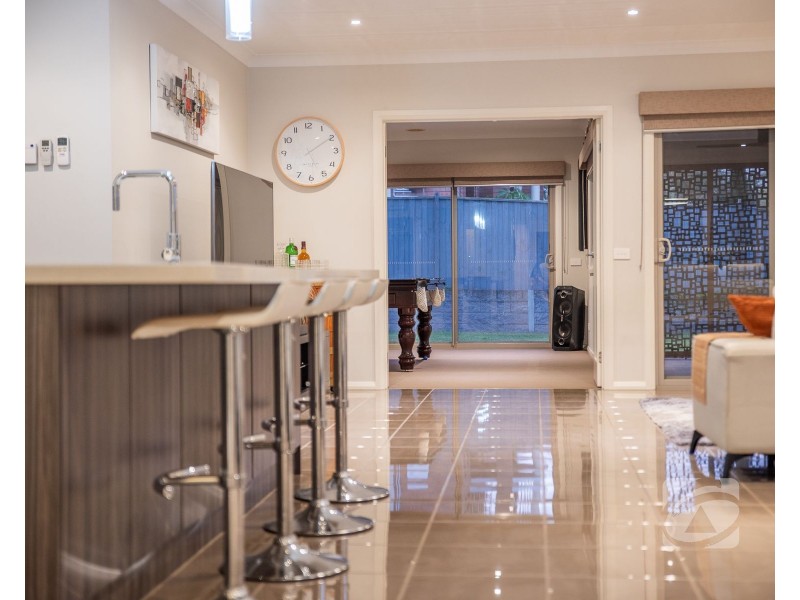 1 Champagne Grove, Narre Warren South VIC 3805