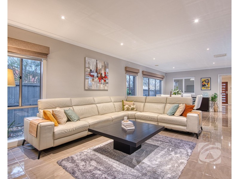 1 Champagne Grove, Narre Warren South VIC 3805