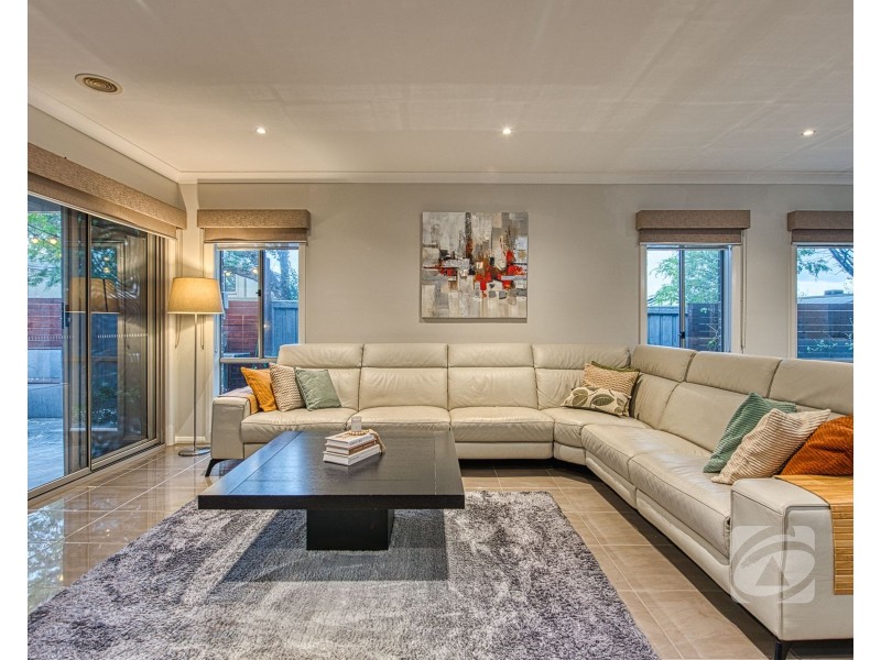 1 Champagne Grove, Narre Warren South VIC 3805