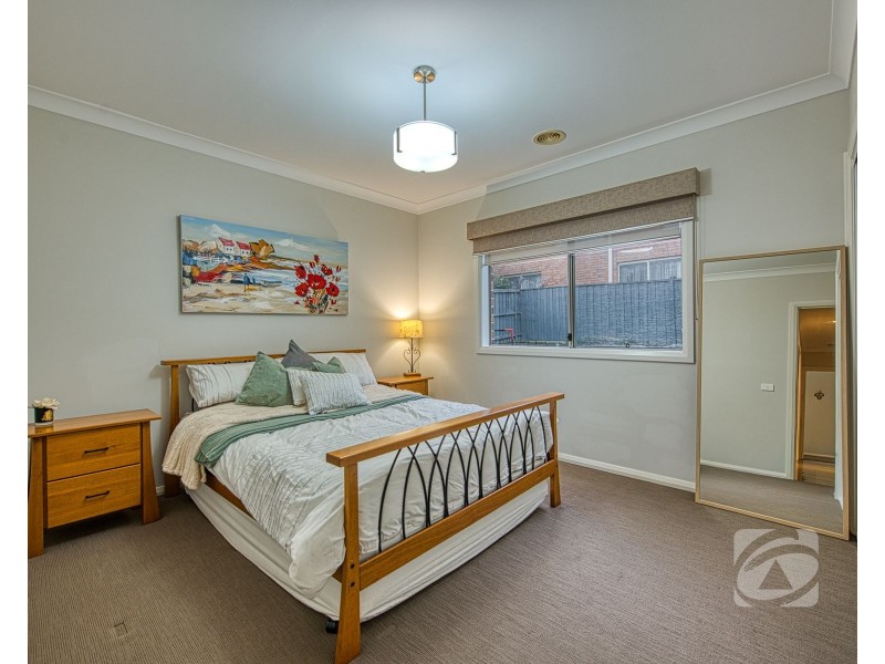 1 Champagne Grove, Narre Warren South VIC 3805