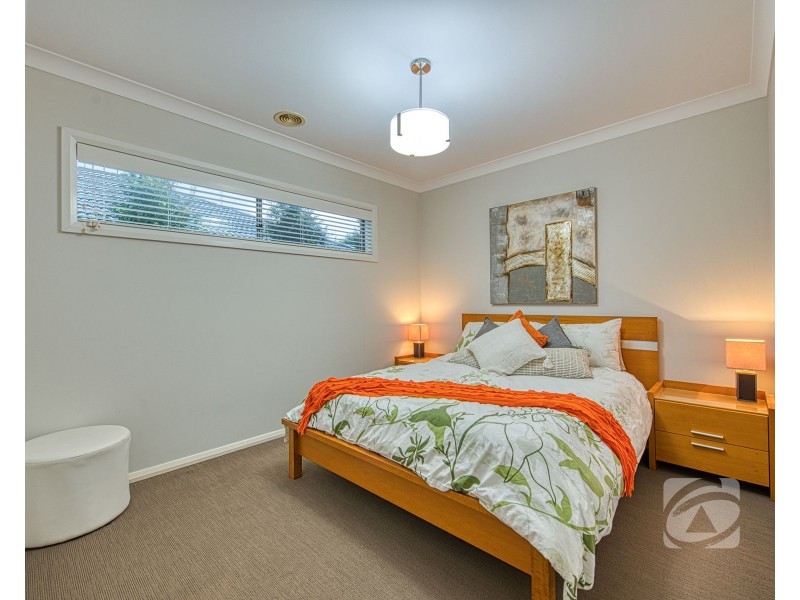 1 Champagne Grove, Narre Warren South VIC 3805