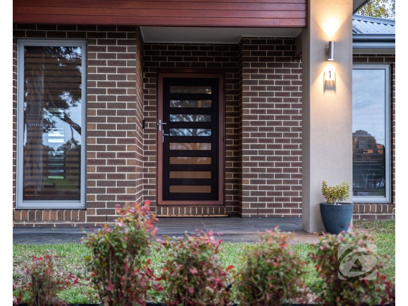 1 Champagne Grove, Narre Warren South VIC 3805
