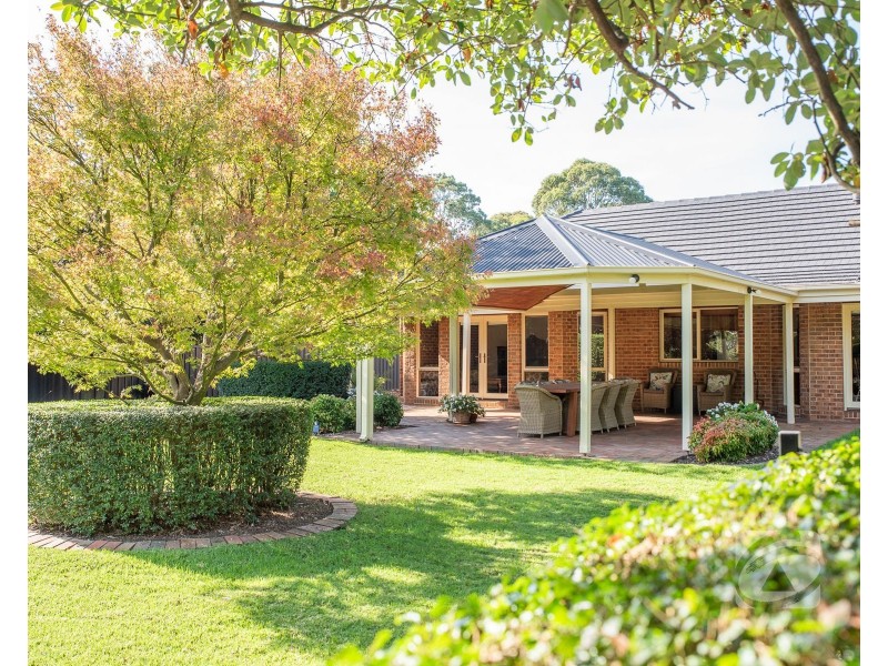 4 Arnott Place, Narre Warren North VIC 3804