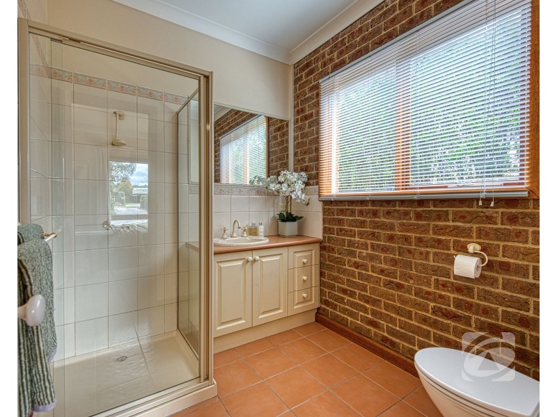 4 Arnott Place, Narre Warren North VIC 3804