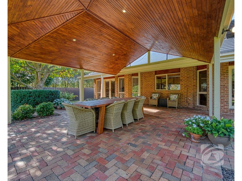 4 Arnott Place, Narre Warren North VIC 3804