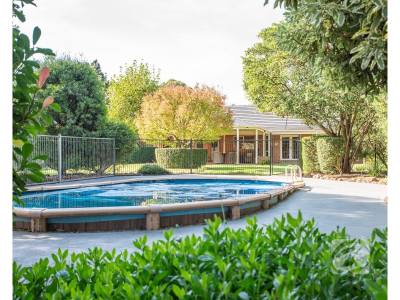 4 Arnott Place, Narre Warren North VIC 3804