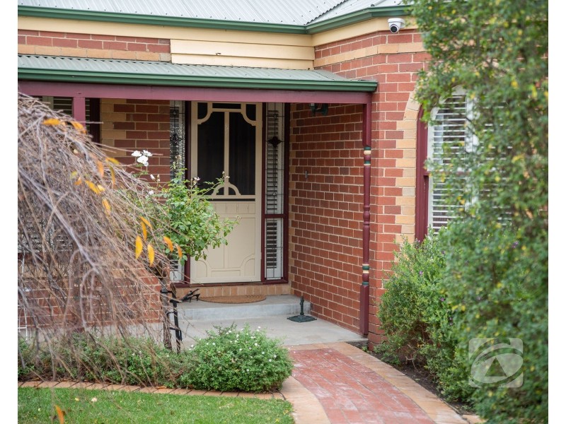 15 Edrington Park Drive, Berwick VIC 3806