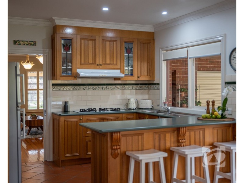 15 Edrington Park Drive, Berwick VIC 3806