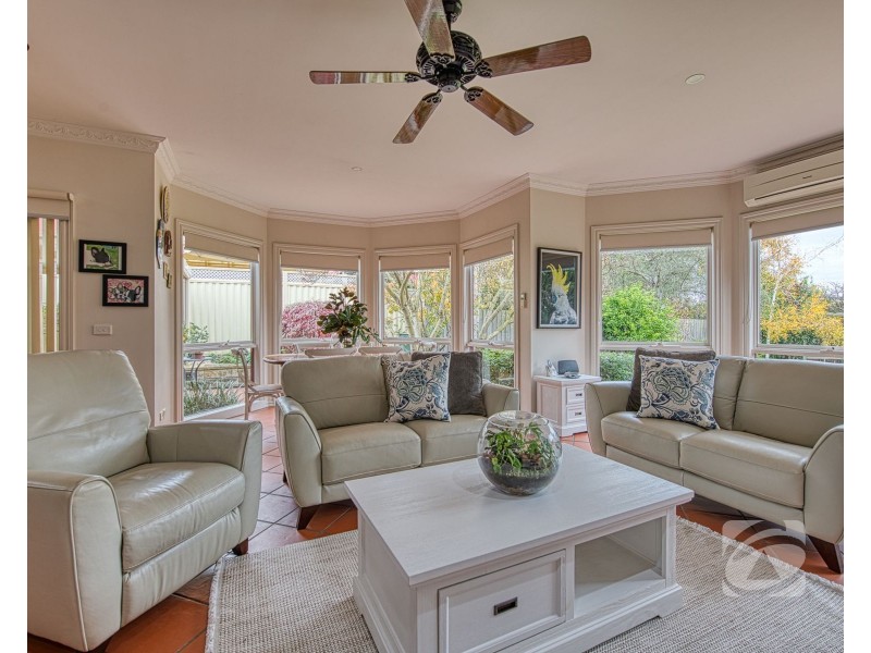 15 Edrington Park Drive, Berwick VIC 3806