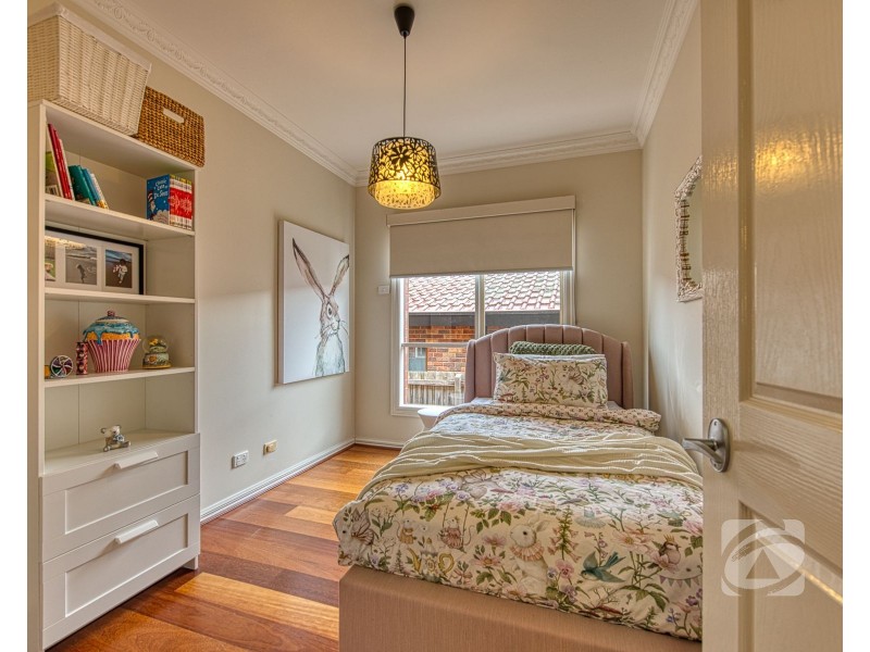 15 Edrington Park Drive, Berwick VIC 3806