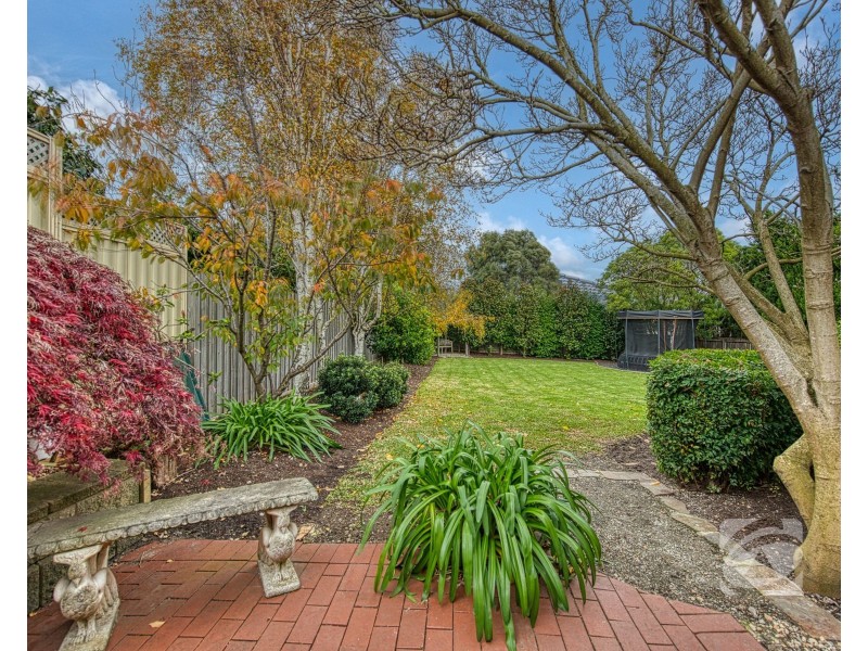 15 Edrington Park Drive, Berwick VIC 3806