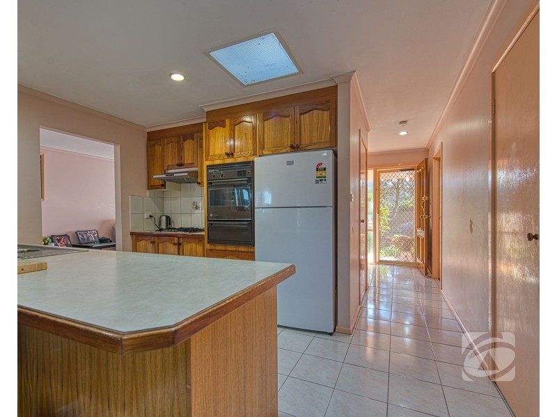 11 Edward Freeth Drive, Endeavour Hills VIC 3802