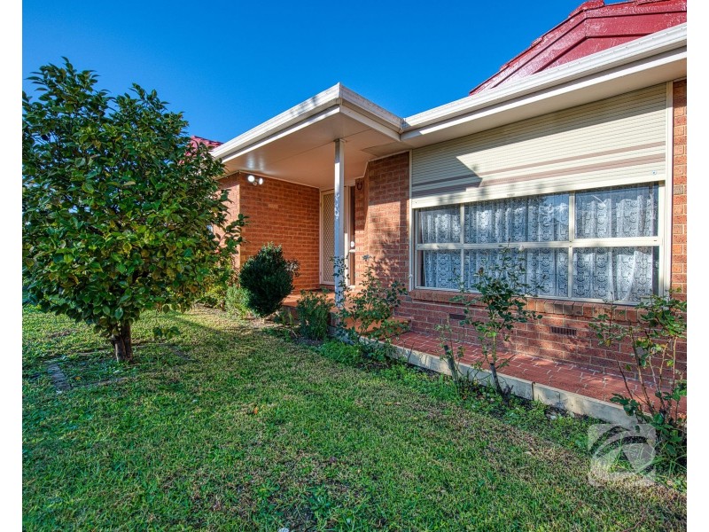 11 Edward Freeth Drive, Endeavour Hills VIC 3802