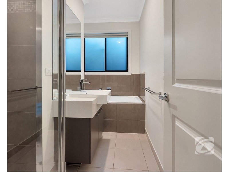3 Tilia Drive, Cranbourne North VIC 3977