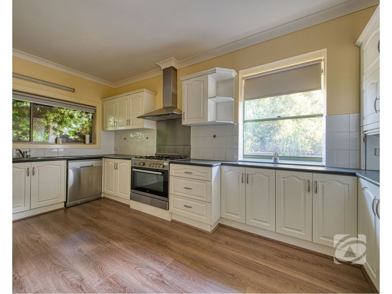 54 Whiteside Road, Officer VIC 3809