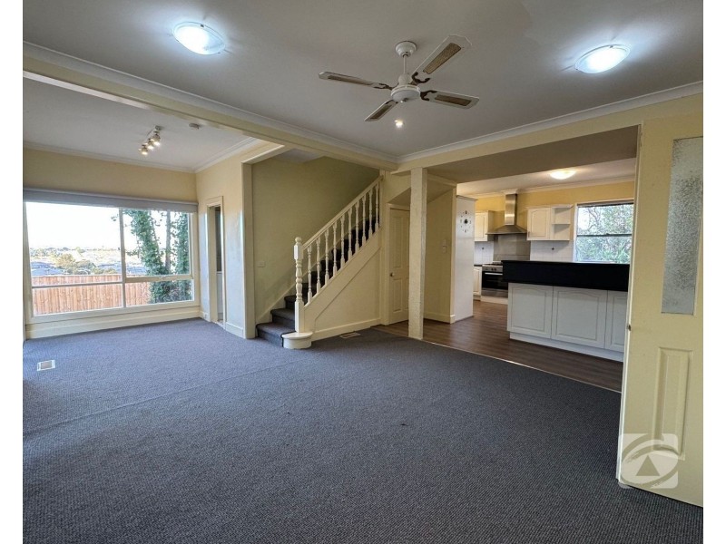 54 Whiteside Road, Officer VIC 3809