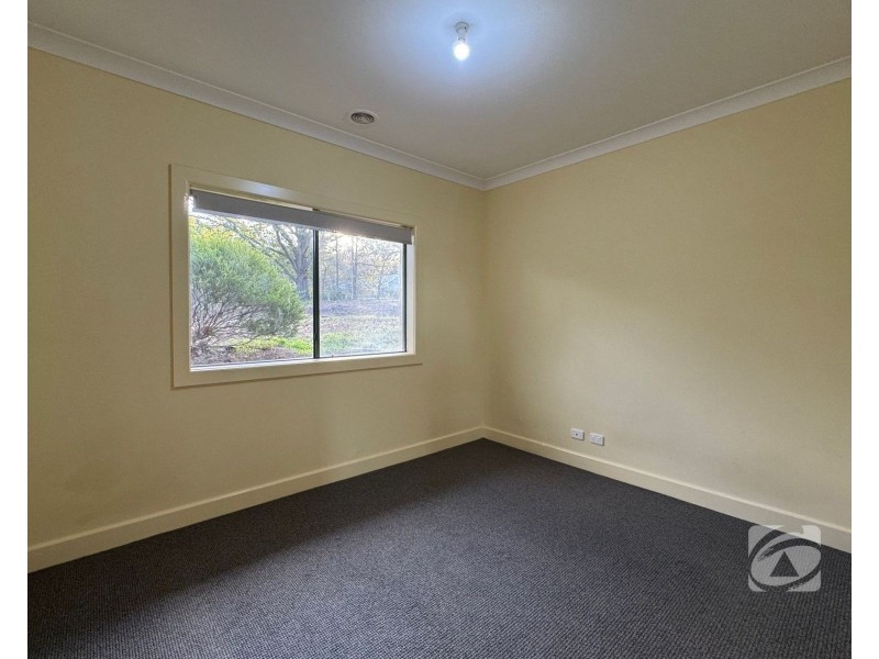 54 Whiteside Road, Officer VIC 3809