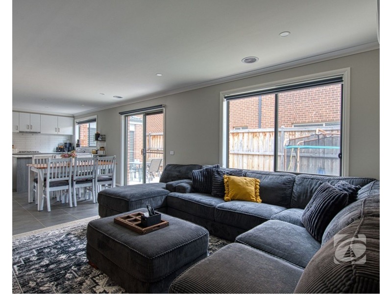 31 Koba Way, Officer VIC 3809