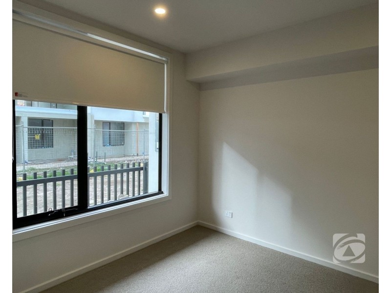 5 Basque Walk, Cranbourne South VIC 3977