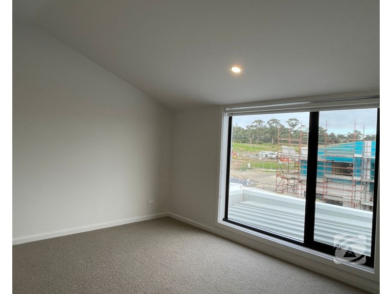 5 Basque Walk, Cranbourne South VIC 3977