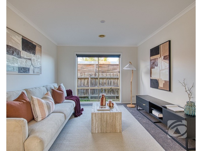 27 Balmaceda Court, Berwick VIC 3806
