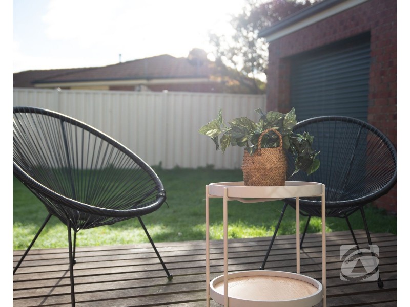 27 Balmaceda Court, Berwick VIC 3806