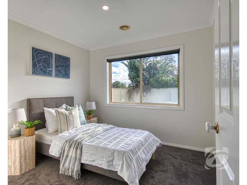 27 Balmaceda Court, Berwick VIC 3806