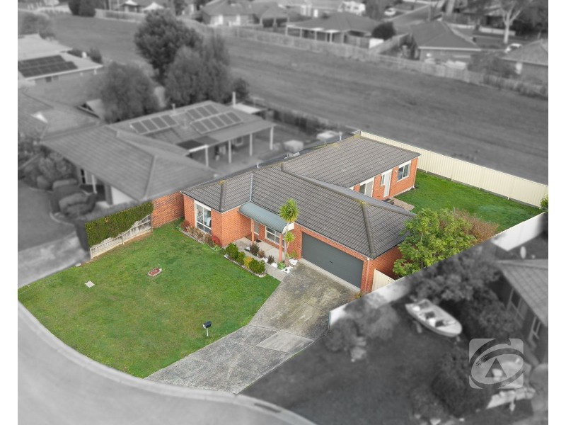 27 Balmaceda Court, Berwick VIC 3806