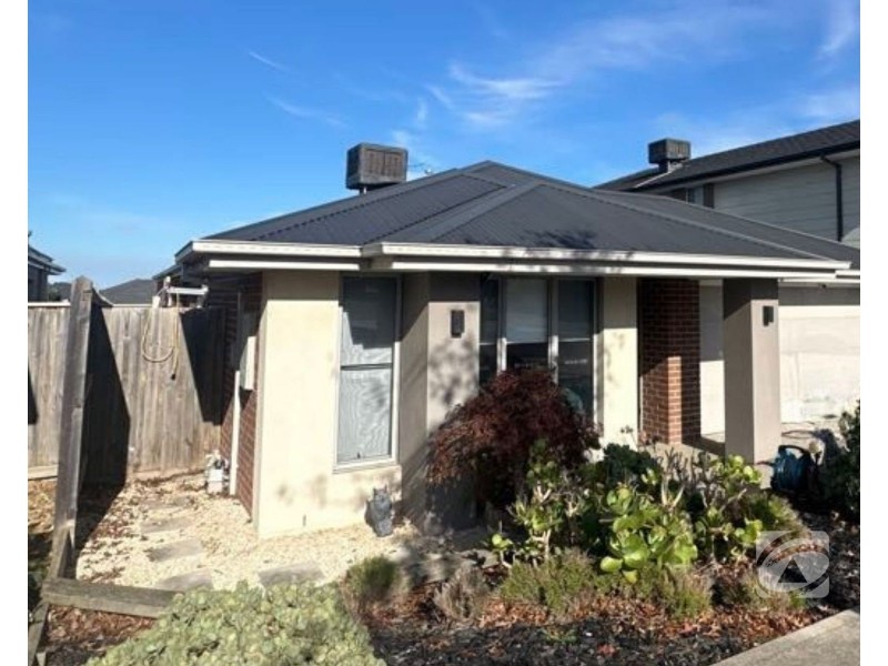 74 Hedgevale Drive, Officer VIC 3809