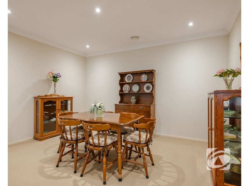 18 Shannon Way, Berwick VIC 3806