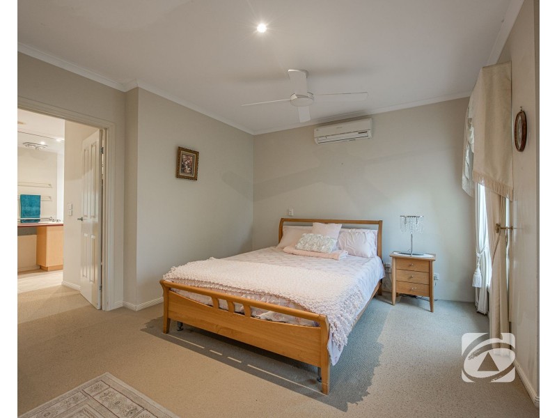 18 Shannon Way, Berwick VIC 3806