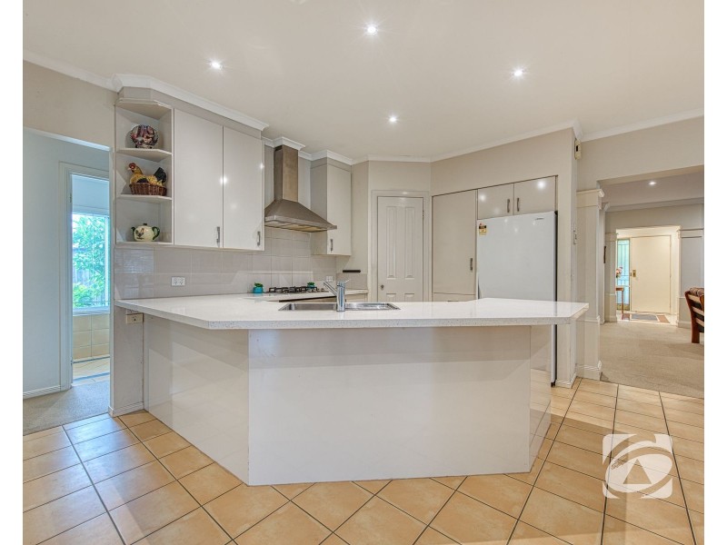 18 Shannon Way, Berwick VIC 3806