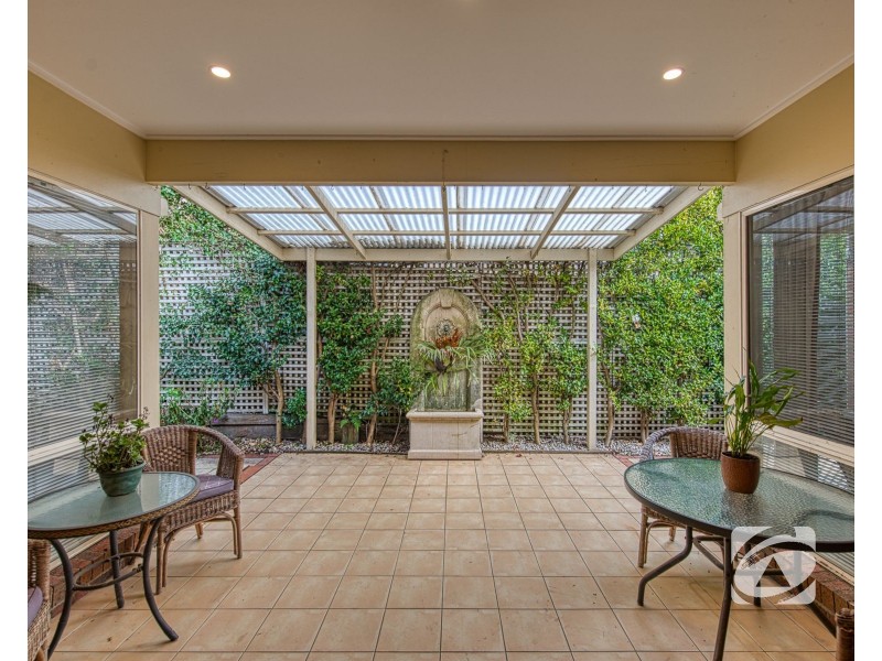 18 Shannon Way, Berwick VIC 3806