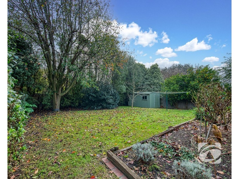 18 Shannon Way, Berwick VIC 3806