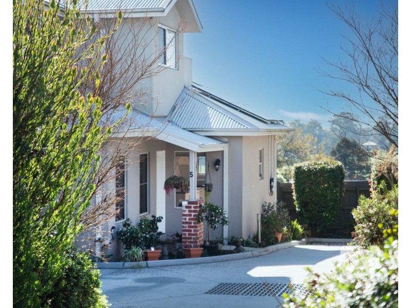 5 Eloura Place, Gembrook VIC 3783