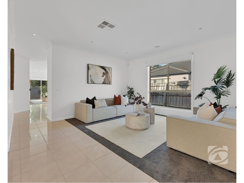 23 Baynton Crescent, Lynbrook VIC 3975