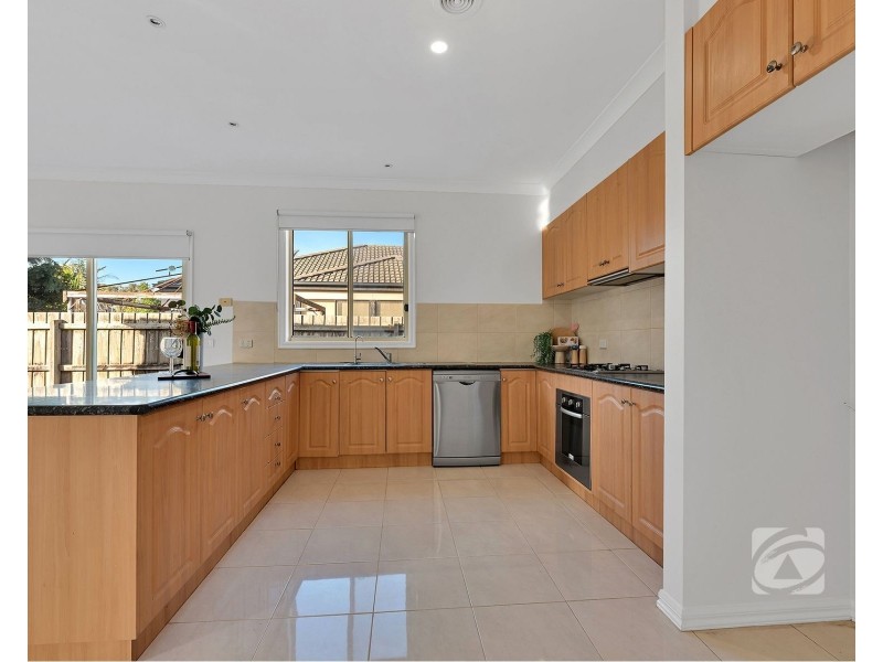 23 Baynton Crescent, Lynbrook VIC 3975