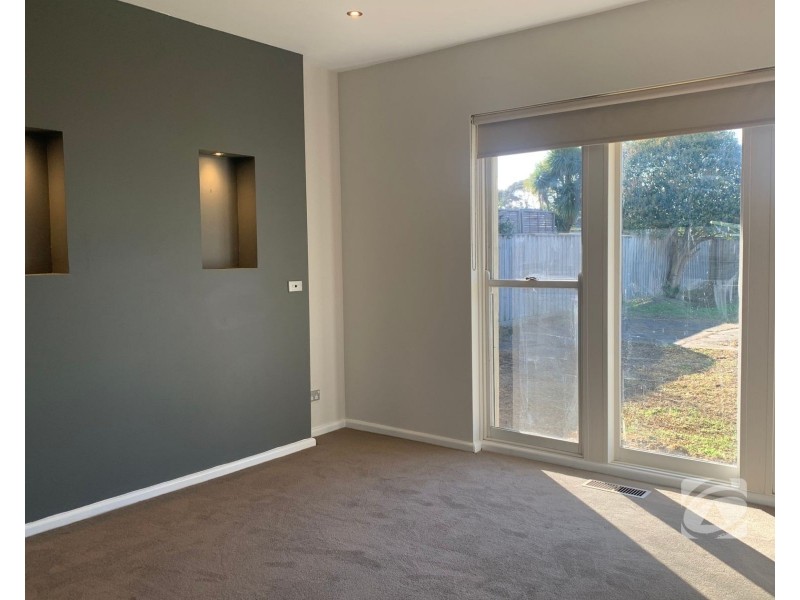 2 Savage Street, Pakenham VIC 3810