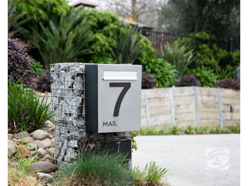 7 Rennat Court, Berwick VIC 3806